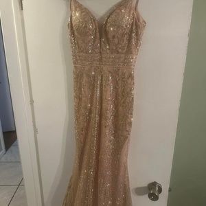 stubning prom dress